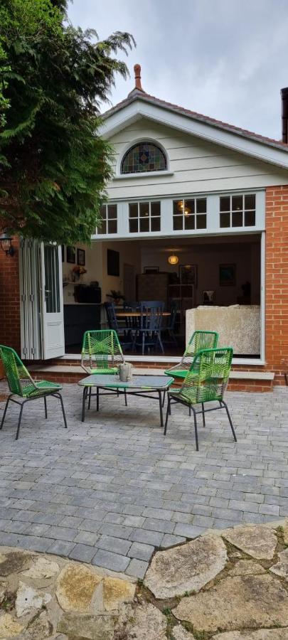 Peaceful Getaway In Forested Park Bournemouth Exterior foto